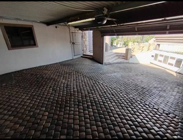 4 BEDROOM HOUSE FOR SALE IN WOODVIEW